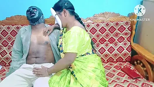 Üvey kız kardeşin üvey erkek kardeşinden yardım alırken hamile kalmak için mücadelesi - yüksek sesle inleyerek tam tamil ses