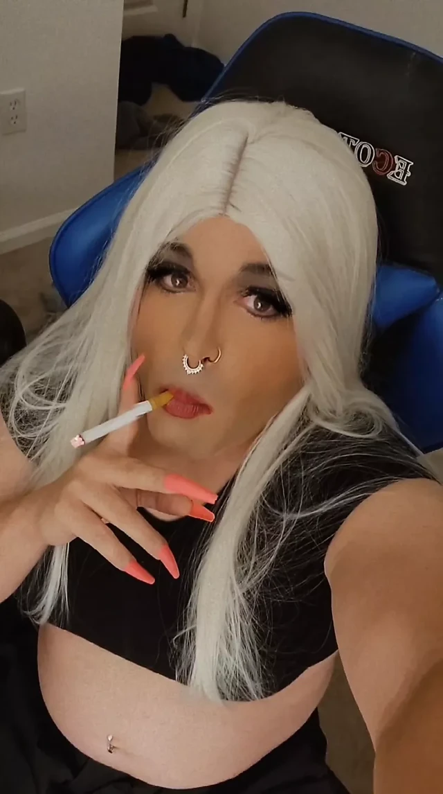 sigara korkak crossdresser