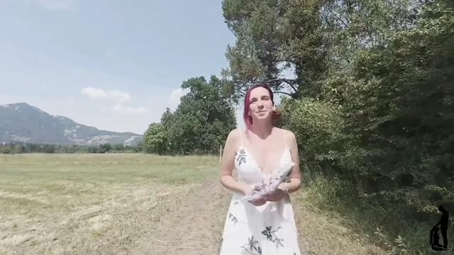 Ormanda yakalanmış!! Sadece fotoğraf çekmesi gerekiyordu... Sonra işler daha da büyüdü