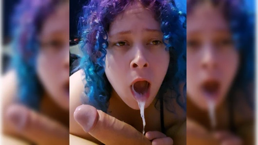 Yarak sürtük üvey kız kardeş büyük yarağı boşaltıyor