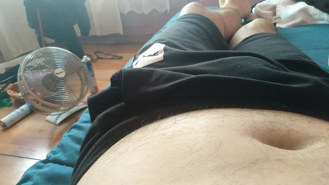 Eşcinsel adam sert yarağıyla gurur duyuyor