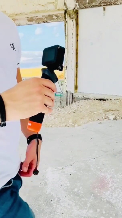 Araba yolculuğunu oral seksle ödüyor, otostopçu seks, arabada oral seks, plaj kenarında seks, plajda genç oral seks | Bölüm 1