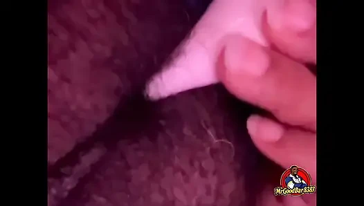 Seksi iri güzel kadın oyuncağıyla oynuyor