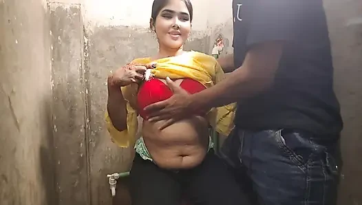 Gerçek evli çift buharlı banyo seansı ve romantik duş samimiyeti