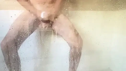 Deliğimi sürtüyorum, sadece delirmeye ihtiyacım vardı.