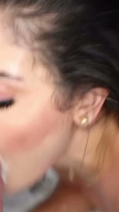Sik Yiyen Kıvrımlı Kolombiyalı Büyük Sik Tarafından Sikiliyor - Terezza Love | Bölüm 3