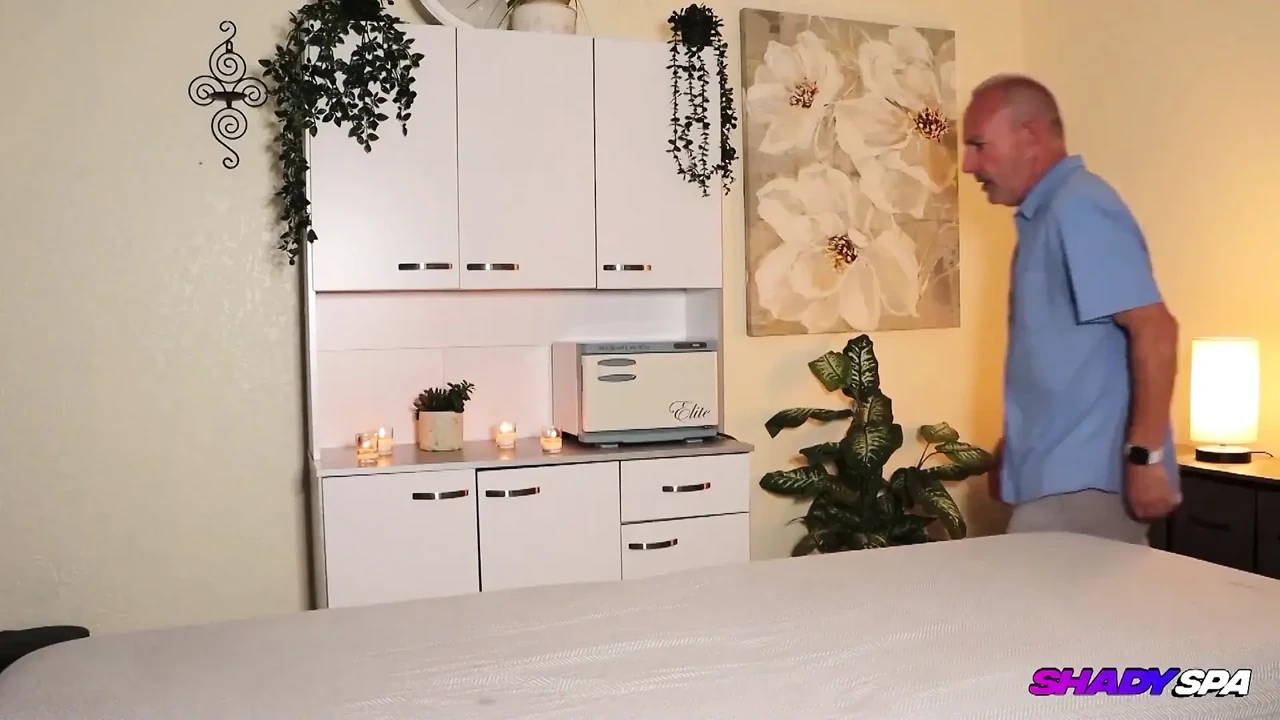 Aussie Blonde Masseuse Thea Summers Deep Tissue Blowjob (Full Video) - Australia Locals Only - Australian Sex Video