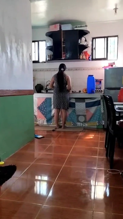 PINAY ÜVEY ANNE ÜVEY OĞLU TARAFıNDAN ALDATıRKEN YAKALANDı VE SIKIŞMEK IÇIN ŞANTAJ YAPıYOR BÖLÜM 1 | Klip 1
