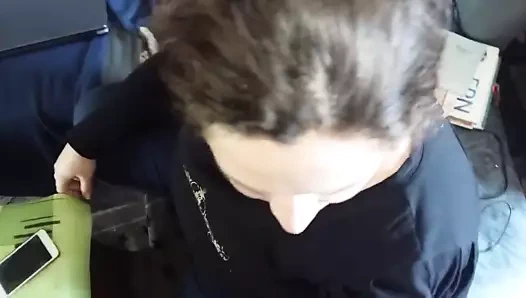 Une inconnue qui suce