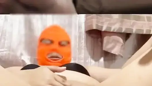 Evli kadın tek başınayken videomu izliyor