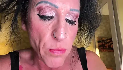 Gulp Şükran Günü: Tanrıça Kandy seni boğazından yutuyor