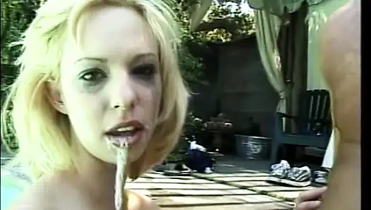 Tatlı sarışın peacherino jamie lynn hart ıslak sakso çektikten sonra yüzünü dölle yıkadıktan sonra daha sevimli oluyor