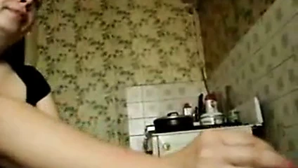 Rus karısı kafa vermekte iyidir