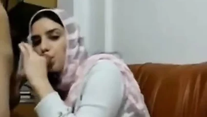 Turkish Turbanli Kiz Sevgilisiyle Camda Sikisiyor - arsivizm