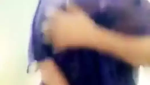 Nijeryalı göğüsler