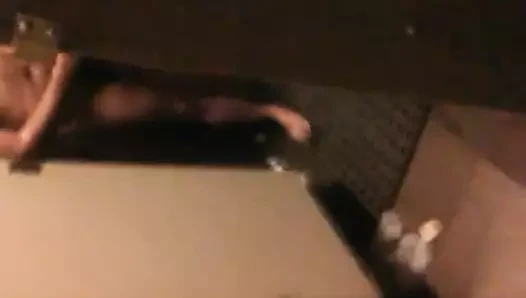 Flagra de pau duro no banheiro