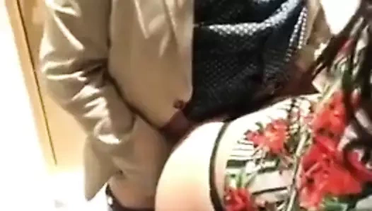 Hint ofis kız becerdin ile patron içinde ofis tuvalet