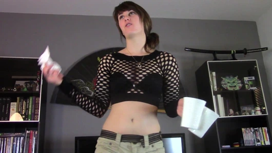 Üvey kız yeni kız arkadaşını kıskanıyor