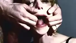 french milf justine love fait une pipe