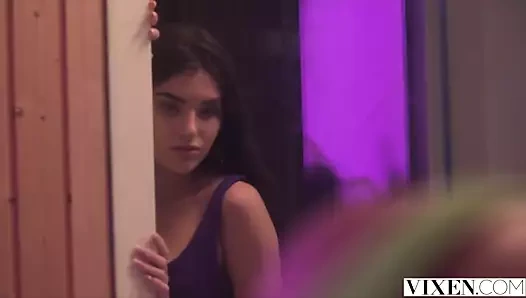 Vixen – yüzsüz bebek ve utangaç bestie stefany yaşlı adamı baştan çıkarır