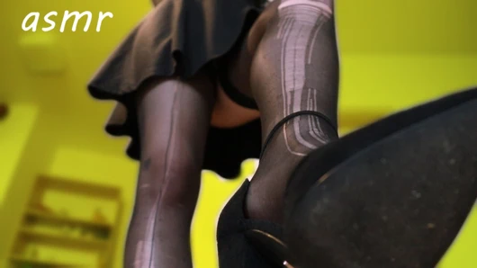 Mean Dancer gösteriden sonra terli ayaklarını temizlemeni sağlıyor