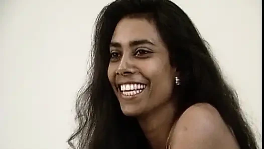 Almanya'dan zenci hatun fotoğraf çekiminde poz veriyor