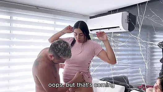 Flört uygulamasıyla tanıştığım iki ateşli kızla yoğun üçlü seks