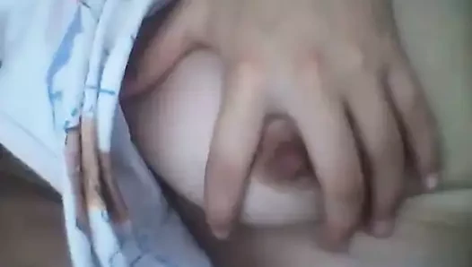 Tatlı göğüslerimi sık