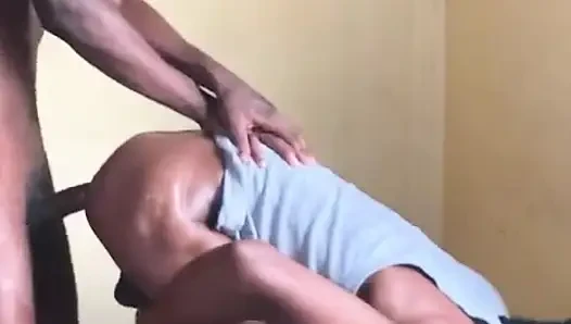 Çok tatlı olduğum için beni sikiyor o yarağa ihtiyacım vardı