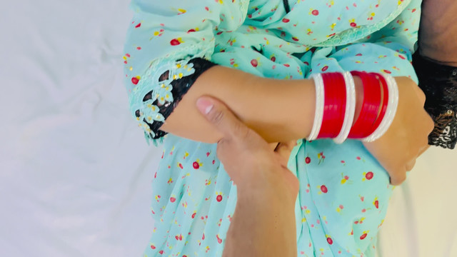 Sasur and bahu Tharke sasur ne malish ke bahane mein bahu ko choda gandi baat karake The lusty father-in-law fuck