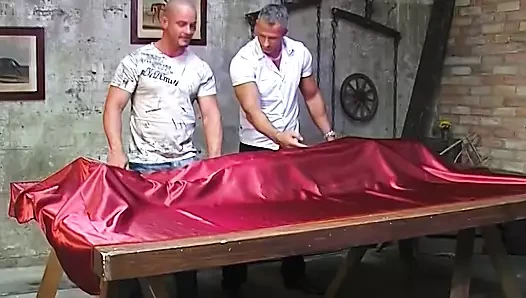 Bdsm aşırı arzular! Köle sürtükler sert kazanılan cezalarını alıyor!