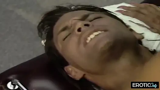 Çifte penetrasyon sürtükler pis oyun oynuyor