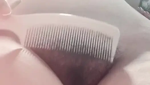 Kıllı amcığımı koklamaya gelene kadar fırçala