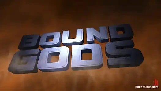 Rıhtım işçisi deri bir dominant tarafından sikiliyor