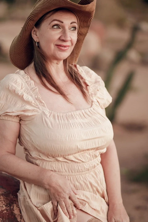 Сексуальная милфа - наездница