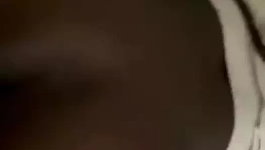 Büyük götlü tombul siyah sürtük