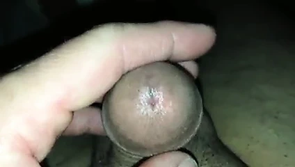 Yumuşak ve minik penis kafamın yakın çekimi