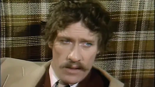 Lezbiyen Aşıklar Kendilerini Yalıyor