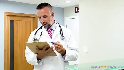 Brazzers - ünlü yıldız sanrısı, doktor hastanın iddialarına meydan okuyor, ofis seksi