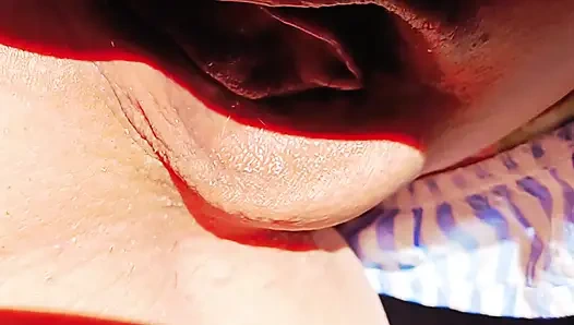 Büyük etli amcık dudaklarıma bak