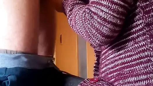 Misyoner pozisyonunda penetrasyon sırasında ıslak ve kremsi amcık