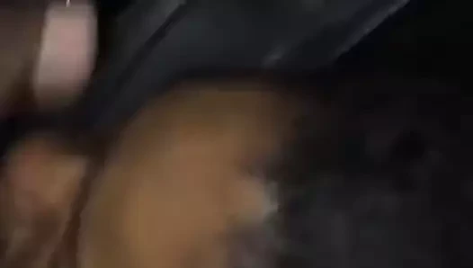 Bajan kız alır yüz içinde araba