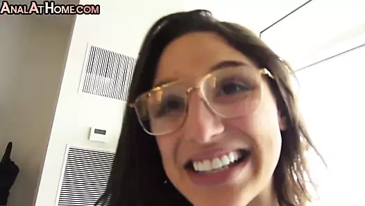 Doggystyle kahrolası esmer gets büyük horoz içinde ona anal delik