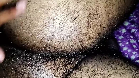 Erkek arkadaşımın götünde sikişiyorum