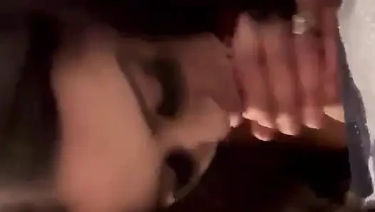 Kocasını en iyi arkadaşıyla aldatan evli kadın