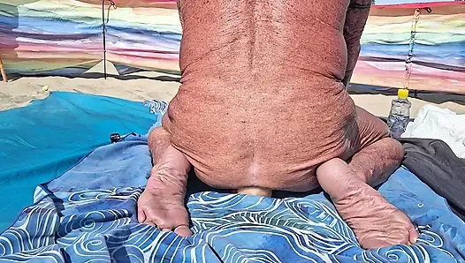 Key West ile plajda büyük ben'ini kullanarak derleme