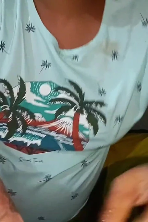 Ağzına boşalma Hintli yenge büyük siyah yarağı emiyor yüzünü sikiyor oral seks sakso videosu