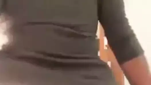 Kız arkadaş twerking ona büyük göt