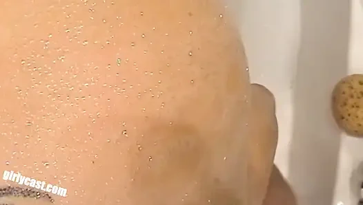 Nina özel xxx banyo eğlencesi