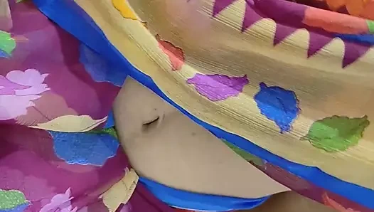 Sızdırılmış mms - otel odasında ince Hintli bir bayanı sikiyor